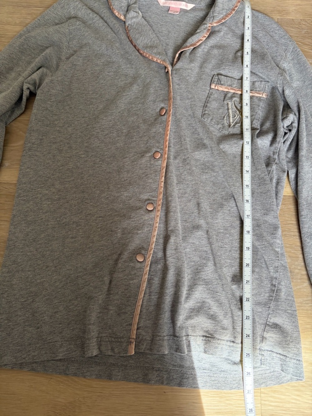 Victoria’s Secret Y2K Pajama Top Gray Pink Trim Button Up Size S - Picture 8 of 8